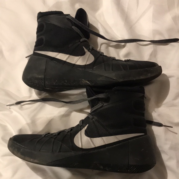 Nike 2015 HyperDunks - Picture 4 of 6